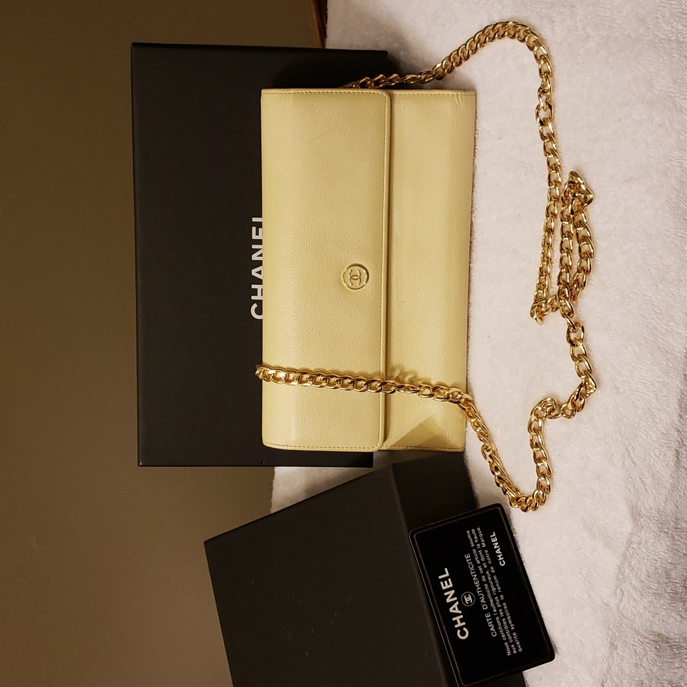 ❌ SOLD❌ ❗❗❗❗❗Chanel long wallet/chain shoulder bag